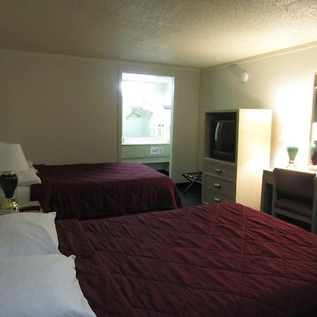 Austin Town Inn Austintown Dış mekan fotoğraf