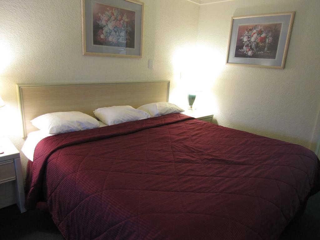 Austin Town Inn Austintown Dış mekan fotoğraf