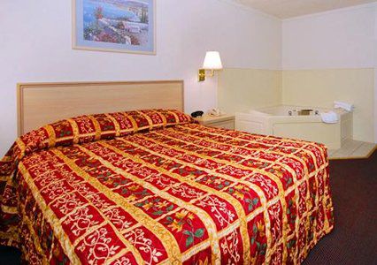 Austin Town Inn Austintown Oda fotoğraf
