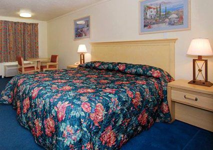 Austin Town Inn Austintown Oda fotoğraf